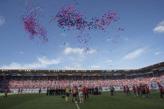 Espectacular_suelta_de_globos_en_el_sadar