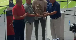 Entrega-del-trofeo-a-L.TORROT-10-8-22