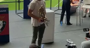 L.TORROT-con-el-trofeo-10-8-22